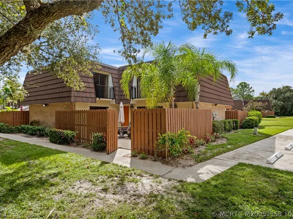 5863 SE Riverboat Dr, Stuart, FL 34997