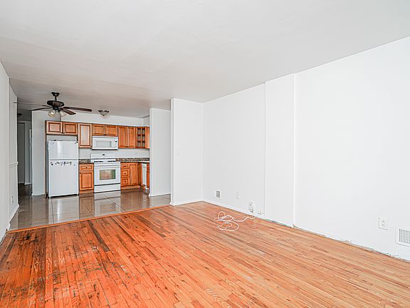 4th image of 26 Benton Ct Floor 1
