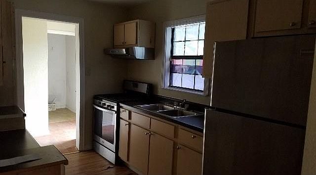 2nd image of 420 Virginia St