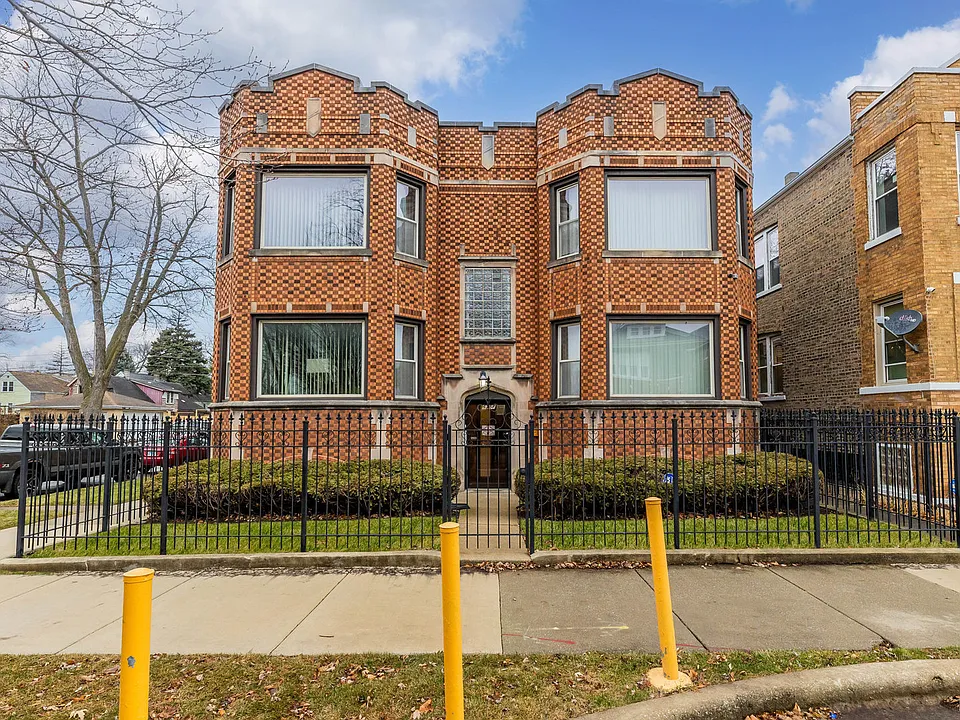 6758 S Campbell Ave #2