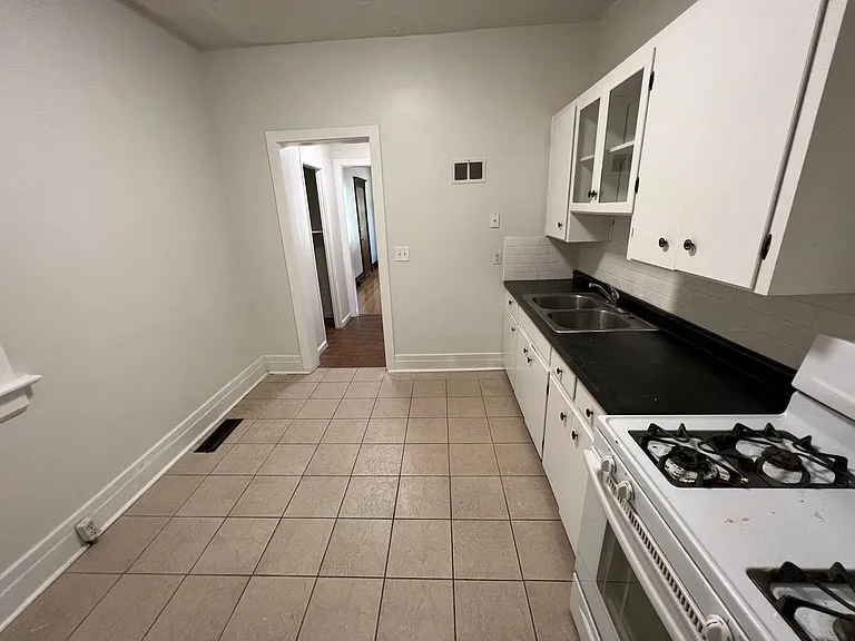 2917 Jackson St — Photo 14
