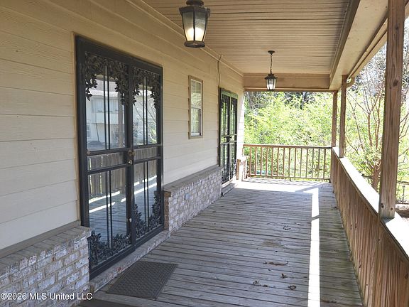 4th image of 7523 Dogwood Ln