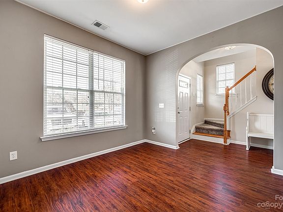 4th image of 861 Lacebark Dr