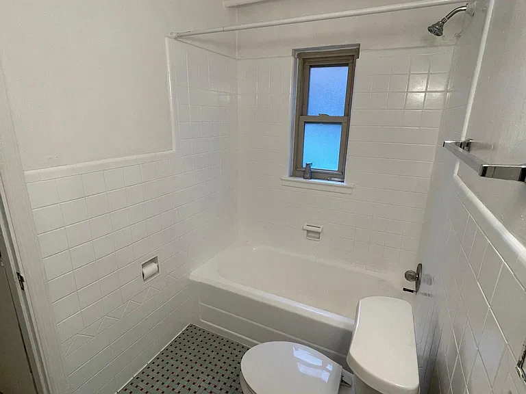877 Ludlow Ave #5 — Photo 17