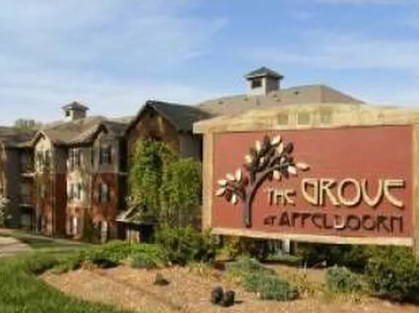 611 Appeldoorn Cir, Asheville, NC 28803