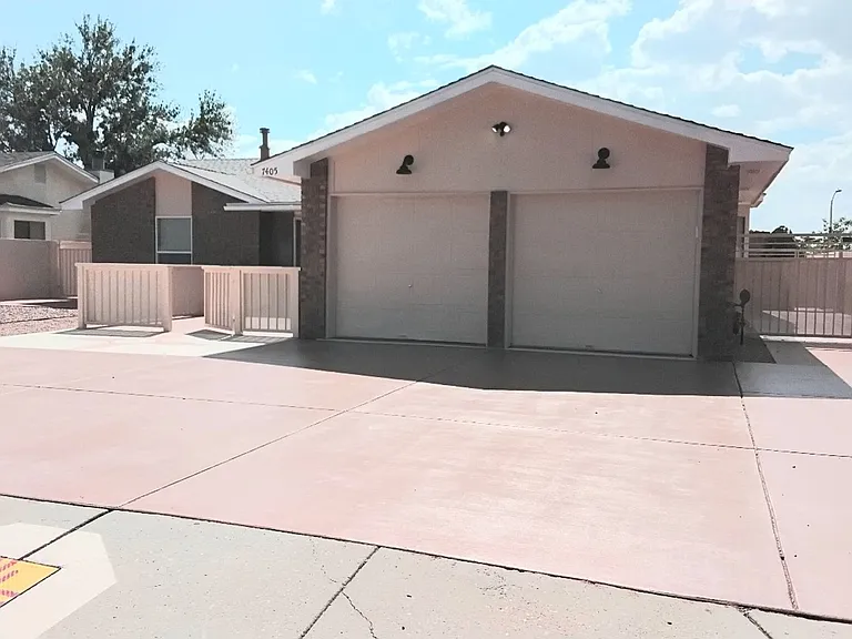 7405 Mayflower Rd NE — Photo 6