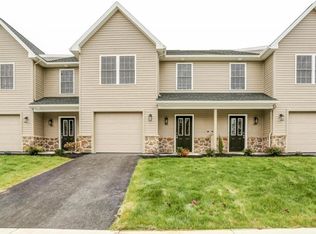 40 Brook Side Dr, Carlisle, PA 17013