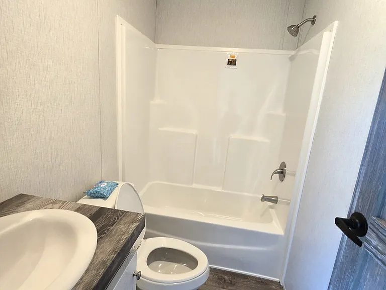 211 FM 2547 — Photo 9