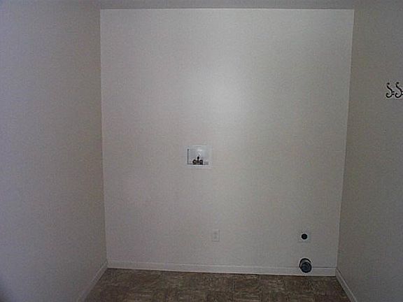 4th image of 41 Bolton Trl