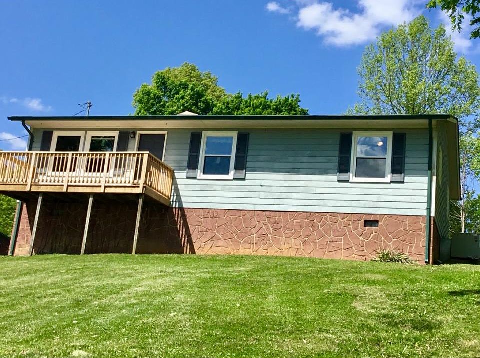1st image of 864 Independence Dr E