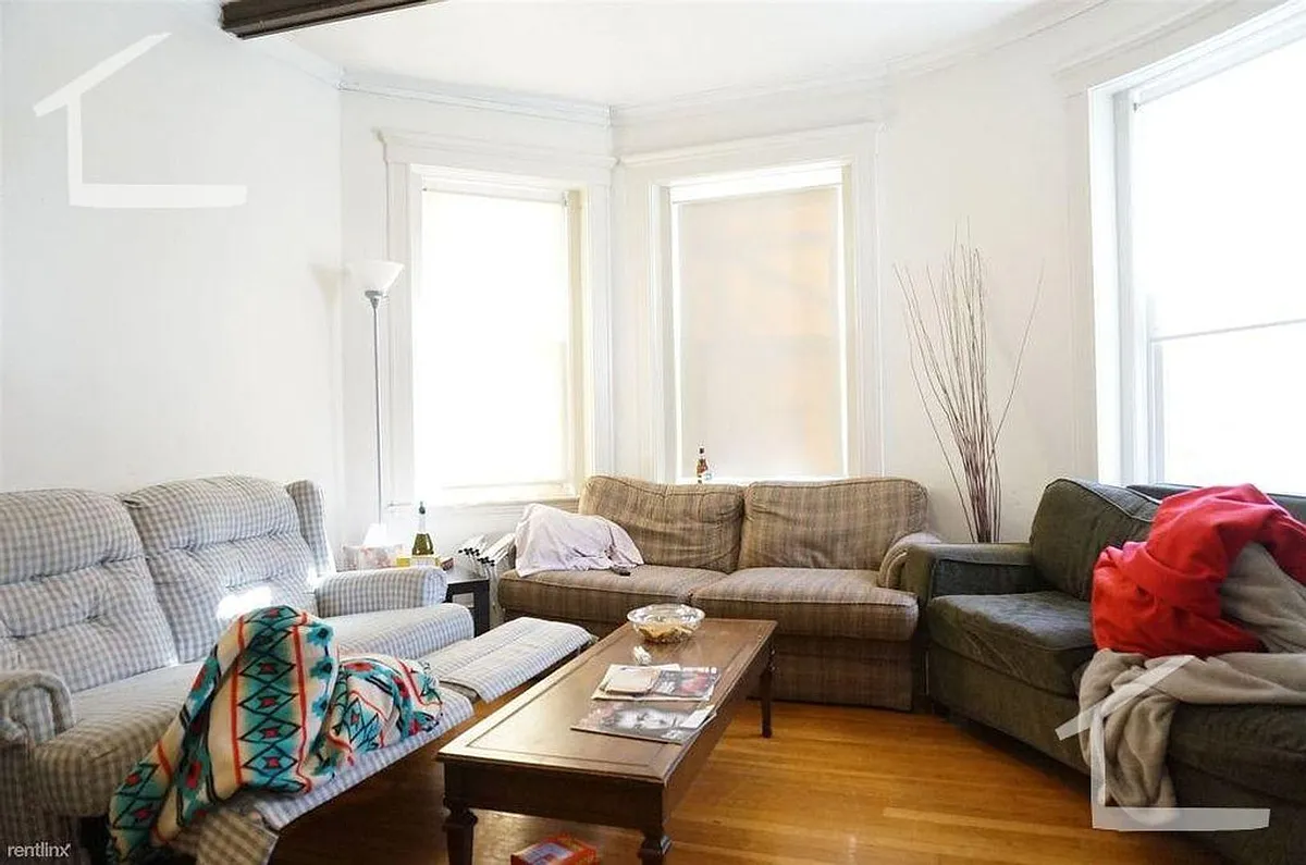 Building Photo - 156 Thorndike St #2B
