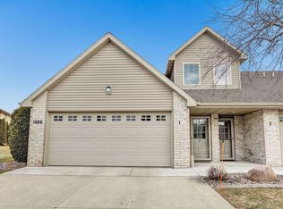 1686 W Main Cir UNIT 1, De Pere, WI 54115