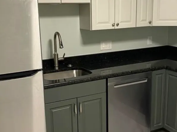 881 Main St APT 10, Walpole, MA 02081