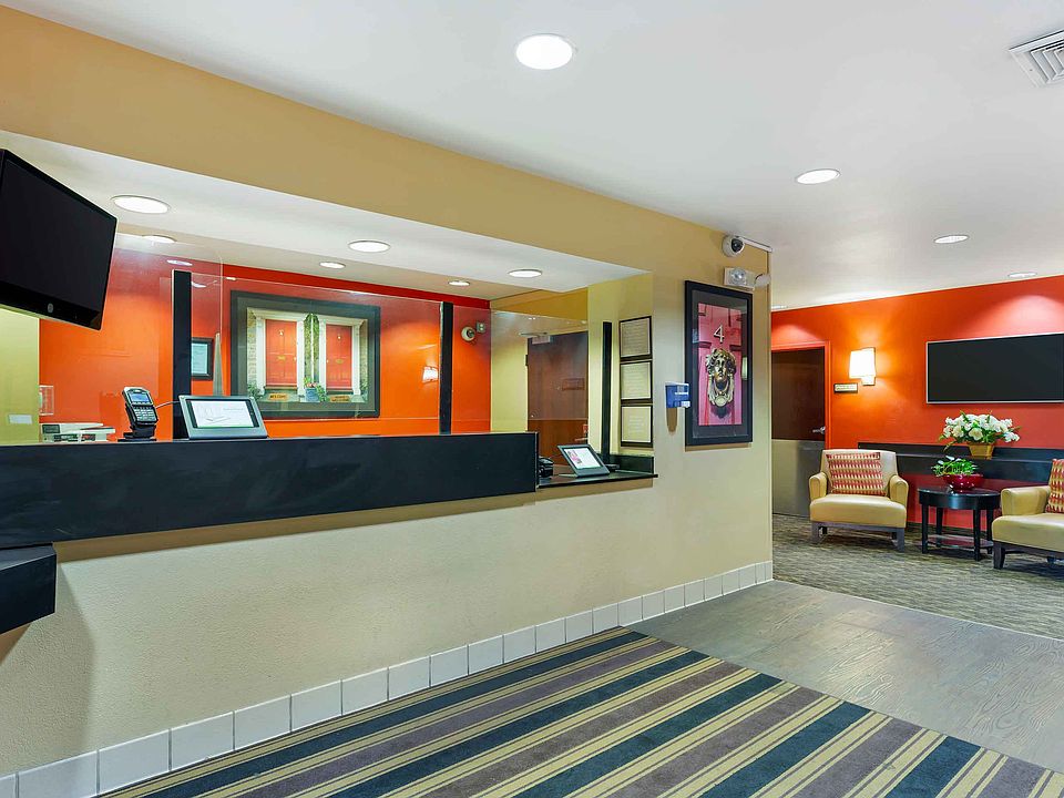 Lobby and Guest Check-in