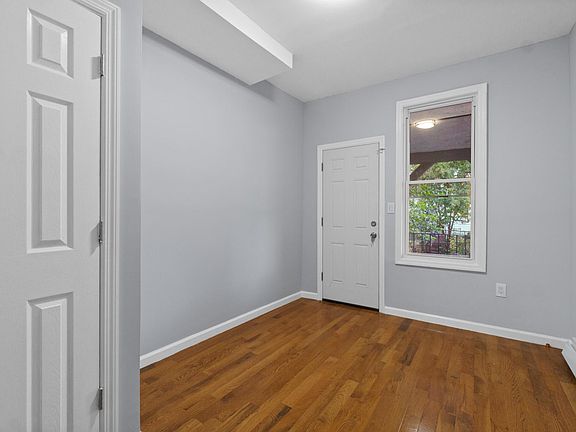 3rd image of 2500 Mickle Ave #2