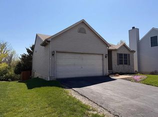 3394 Brook Spring Dr, Grove City, OH 43123
