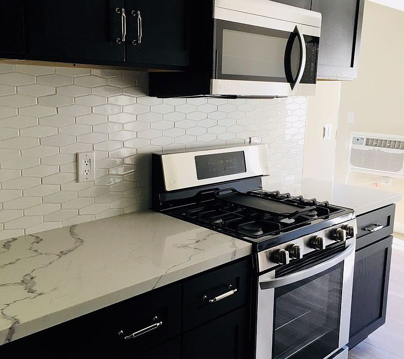 1st image of 400 E Elk Ave APT 2