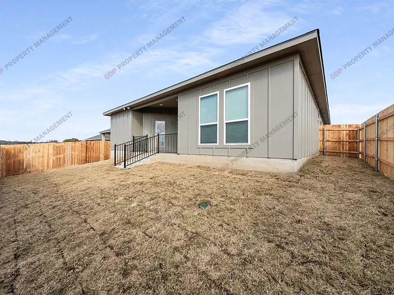 2221 Chia Ct — Photo 23