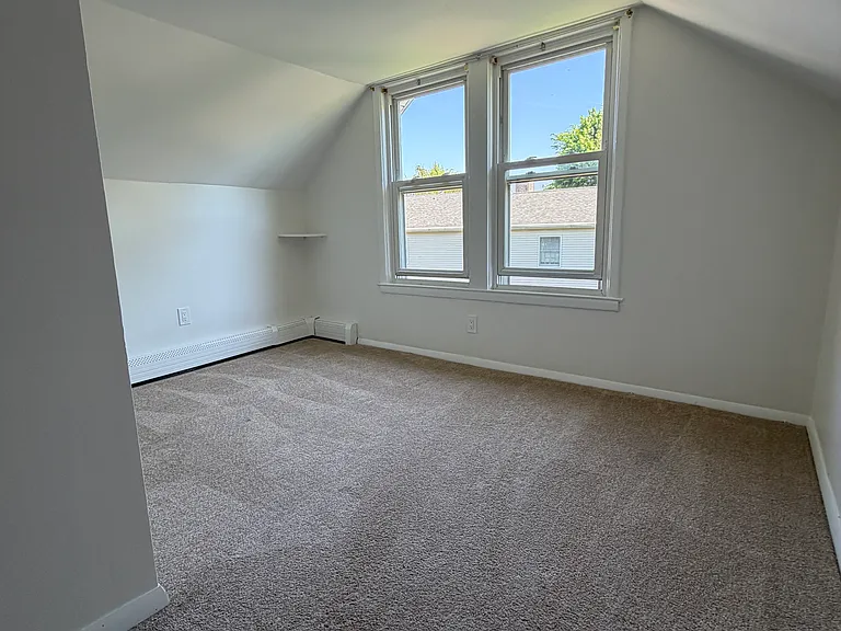 33 Macintosh Rd #B — Photo 18
