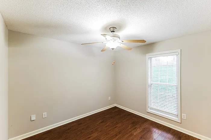 112 Hayloft Ct — Photo 7