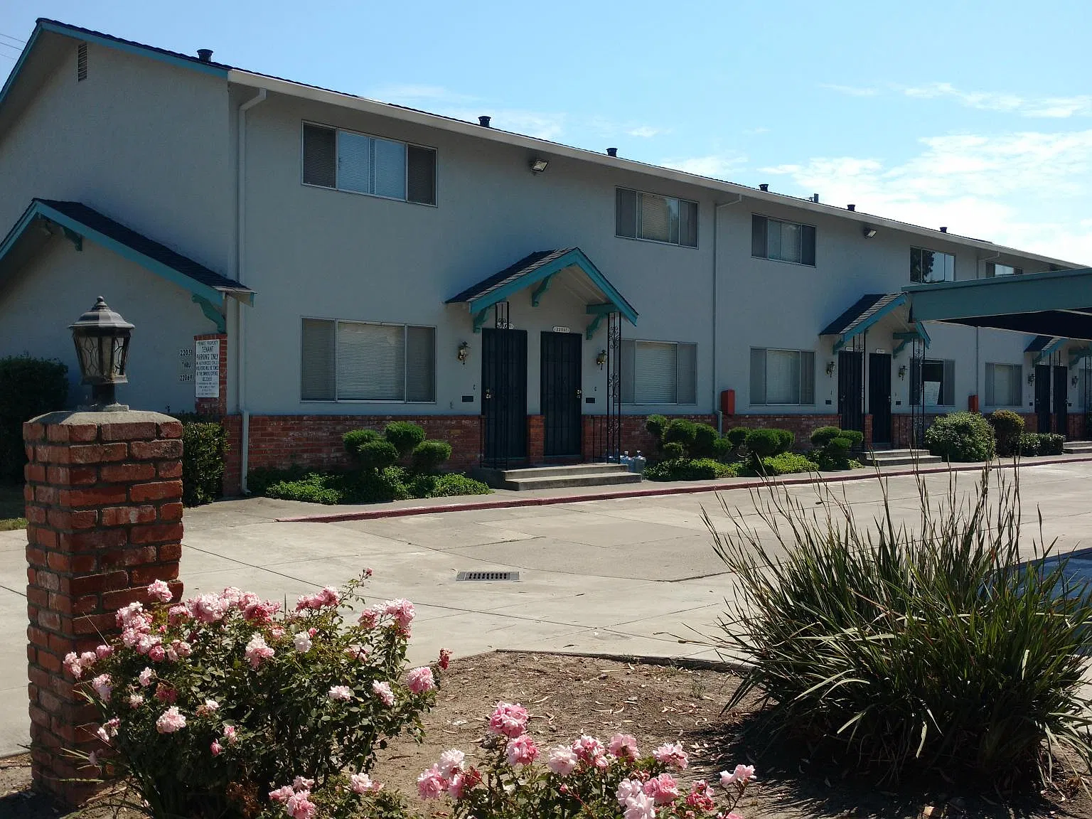 2 bed, 1.5 bath, 1000 sqft, $2,595 — Photo 1