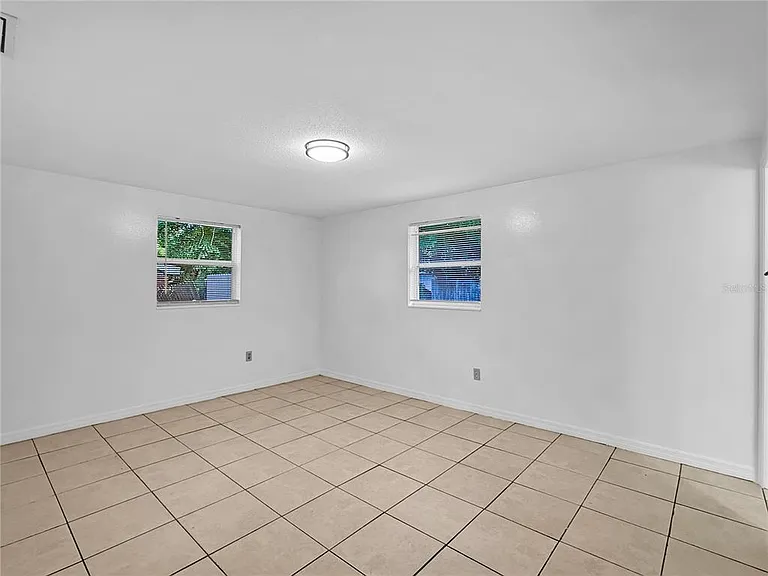 1821 Bellgrove St — Photo 7