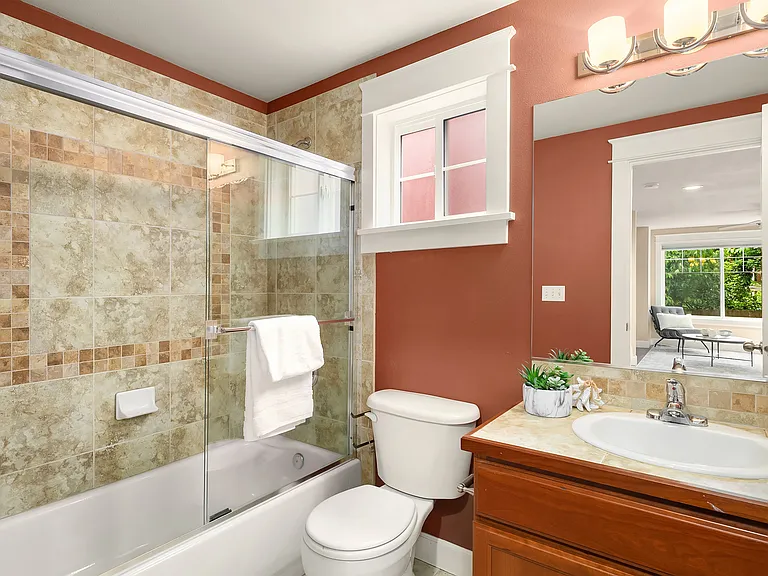 118 NW 39th St #B — Photo 15