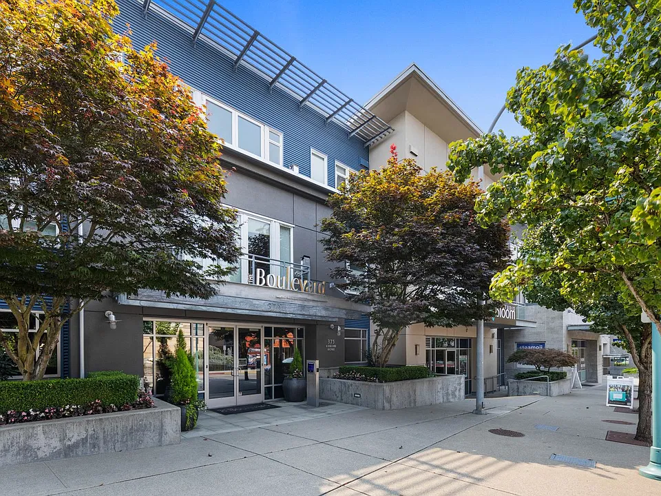 375 Kirkland Ave #329