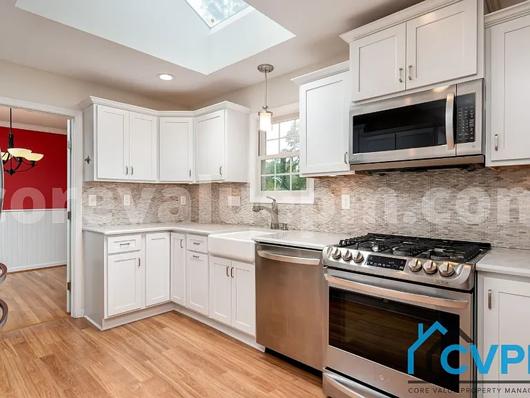 4702 Shelley Ln — Photo 8