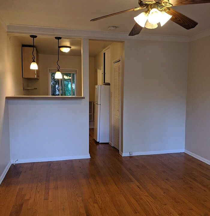 2nd image of 907 N Formosa Ave
