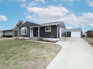 4522 Regal Ave NE, Cedar Rapids, IA 52402
