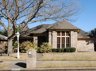4607 Oakmont Cir, Pasadena, TX 77505