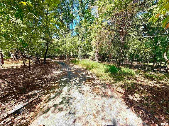 4th image of 592 Brush Hill Rd