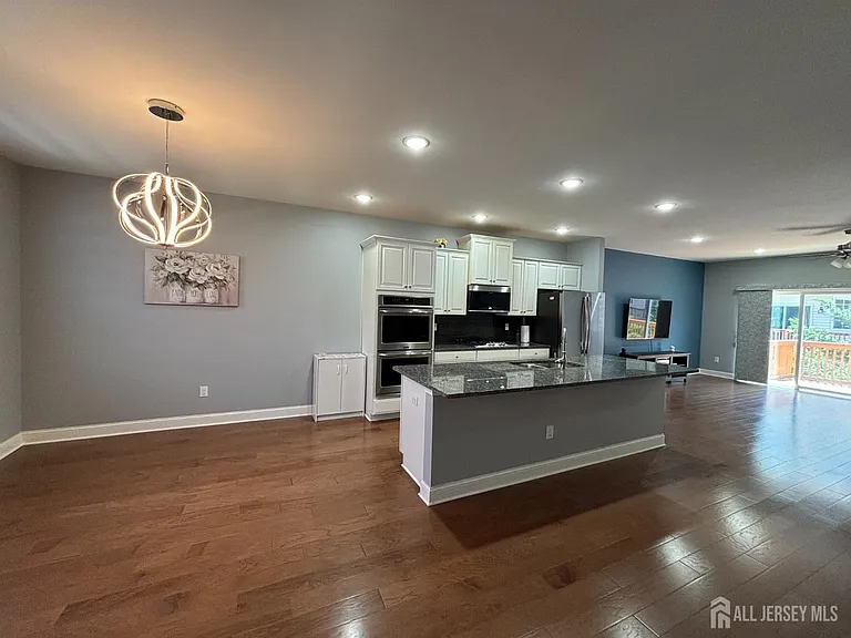 1302 Hights Farm Rd N — Photo 12