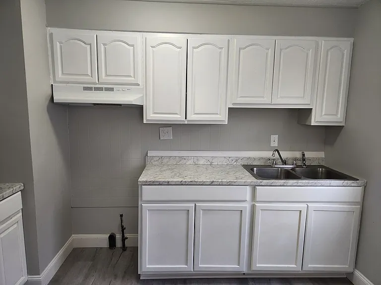 2519 Renwood Pl — Photo 3
