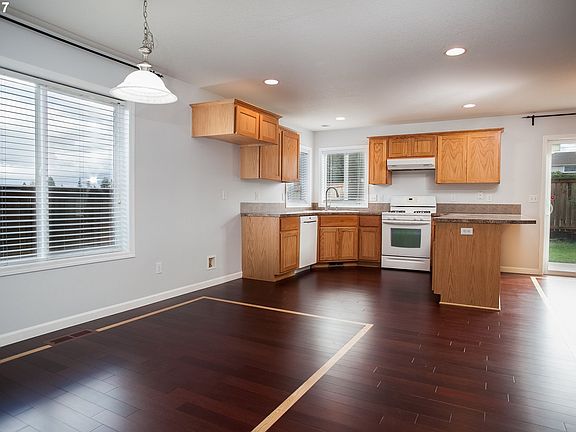 4th image of 6315 NE 59th Ct