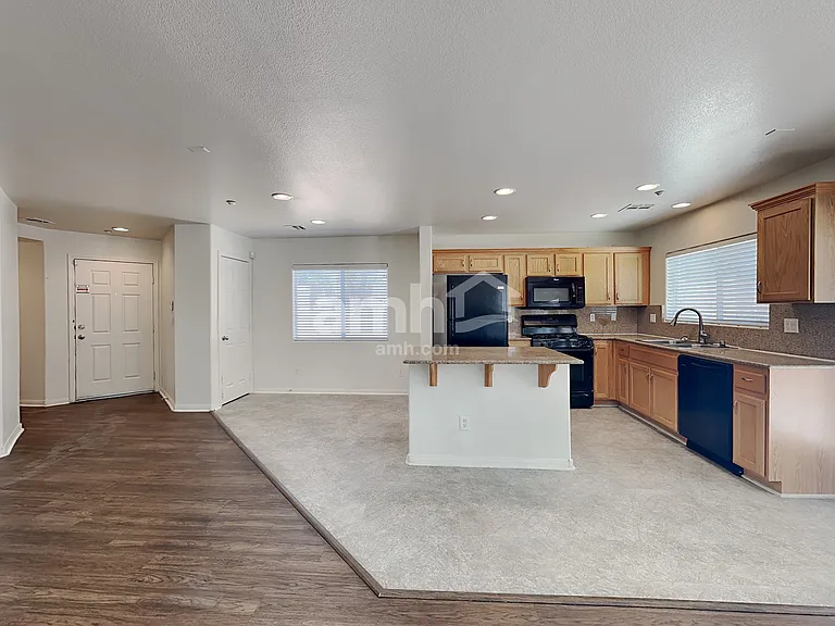 5676 Orangeroot Ct — Photo 5
