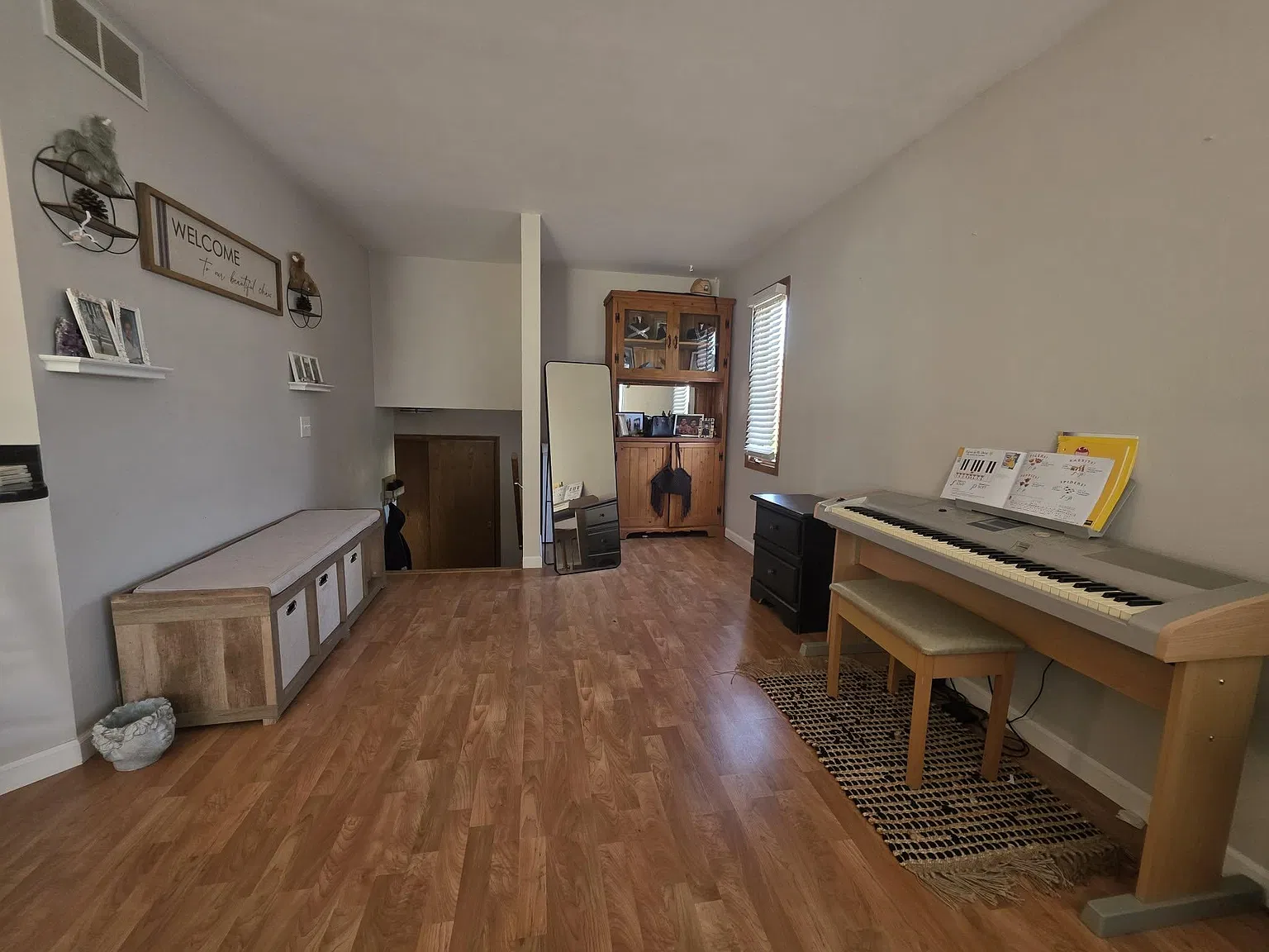 3 bed, 2.0 bath, 2140 sqft, $2,200 — Photo 4