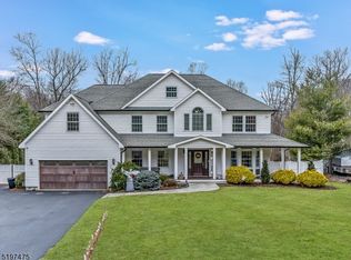 11 Skyler Ct, Oak Ridge, NJ 07438