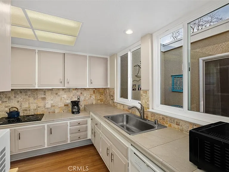 420 Avenue Castilla #B — Photo 11