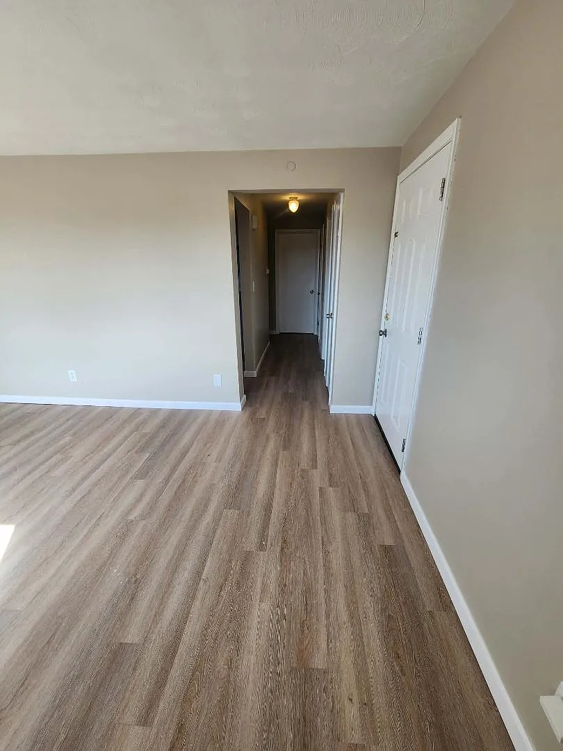 1654 Abbott Rd - 4 — Photo 1