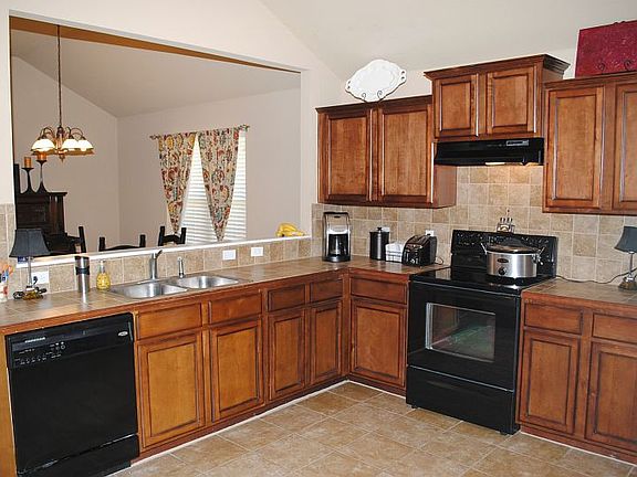 5th image of 332 Tecumseh Meadows Dr