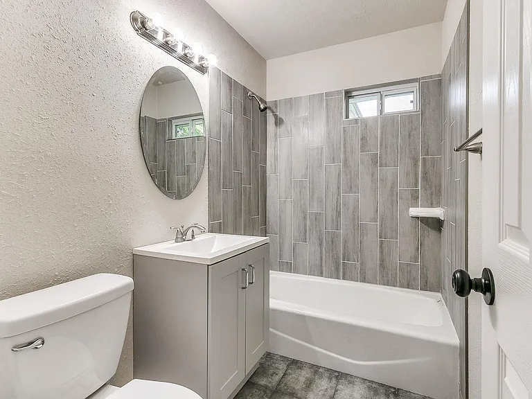2221 Churchill Pl — Photo 24
