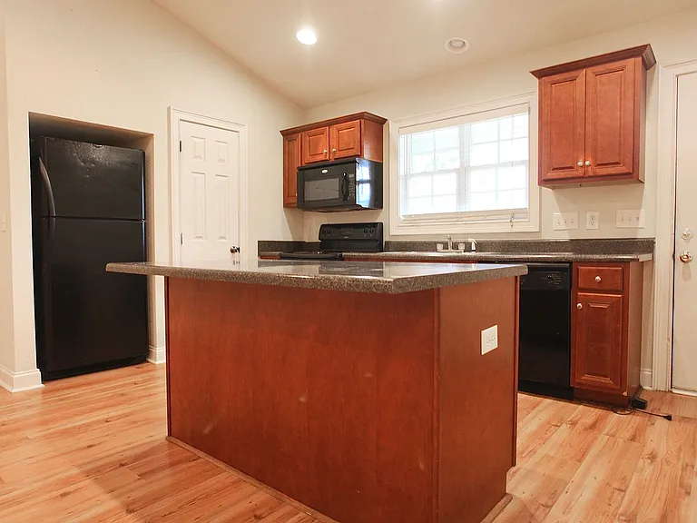 807 W Longleaf Dr #85 — Photo 5