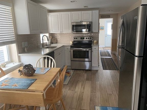 5th image of 1349 West Ave #B