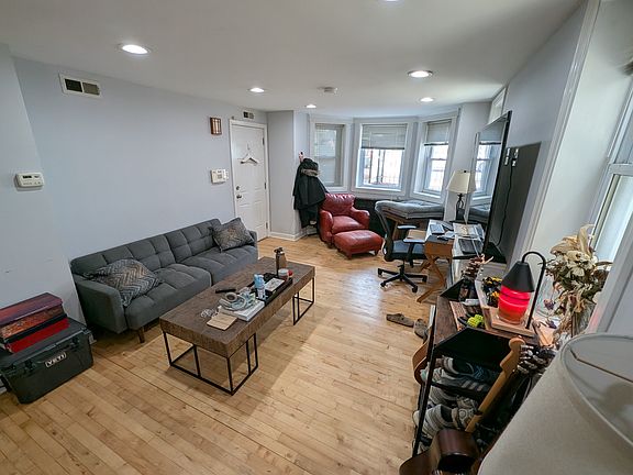 2nd image of 1739 W Melrose St #Fbg