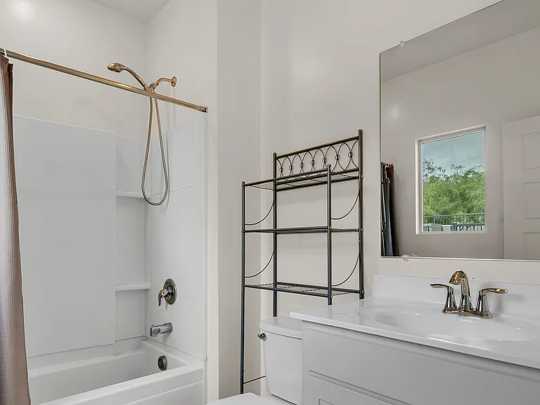 2272 W Harmont Dr — Photo 27