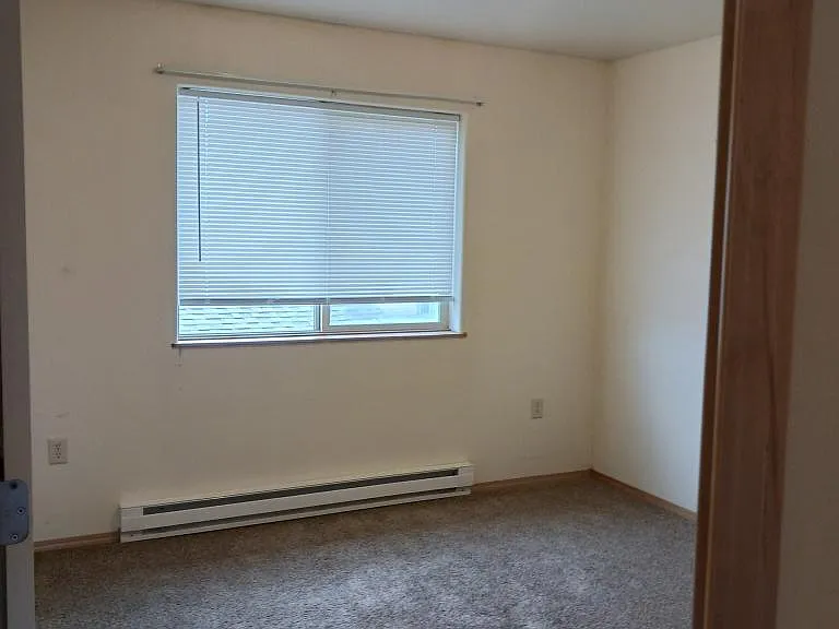 114 E Dudley St #4 — Photo 8