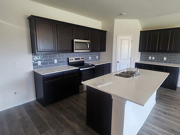 5th image of 501 Northern Red Dr