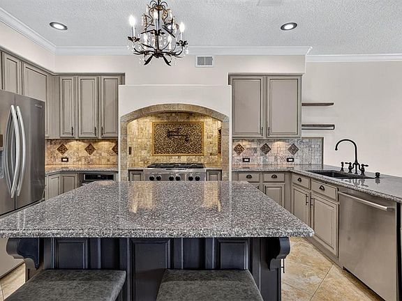 4th image of 2109 WEMBLEY PLACE